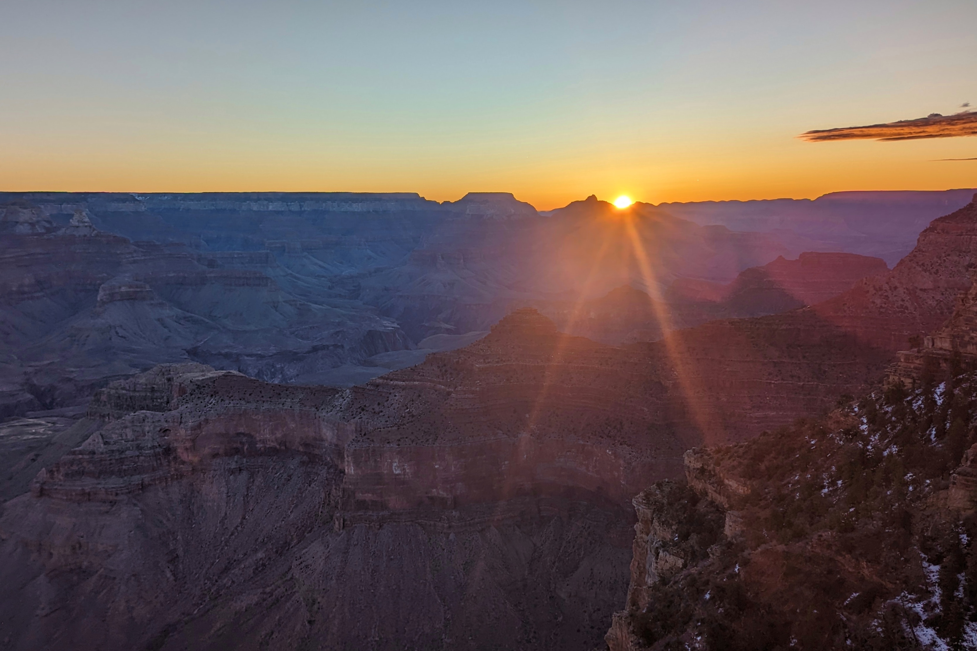 Lever du soleil sur le Grand Canyon